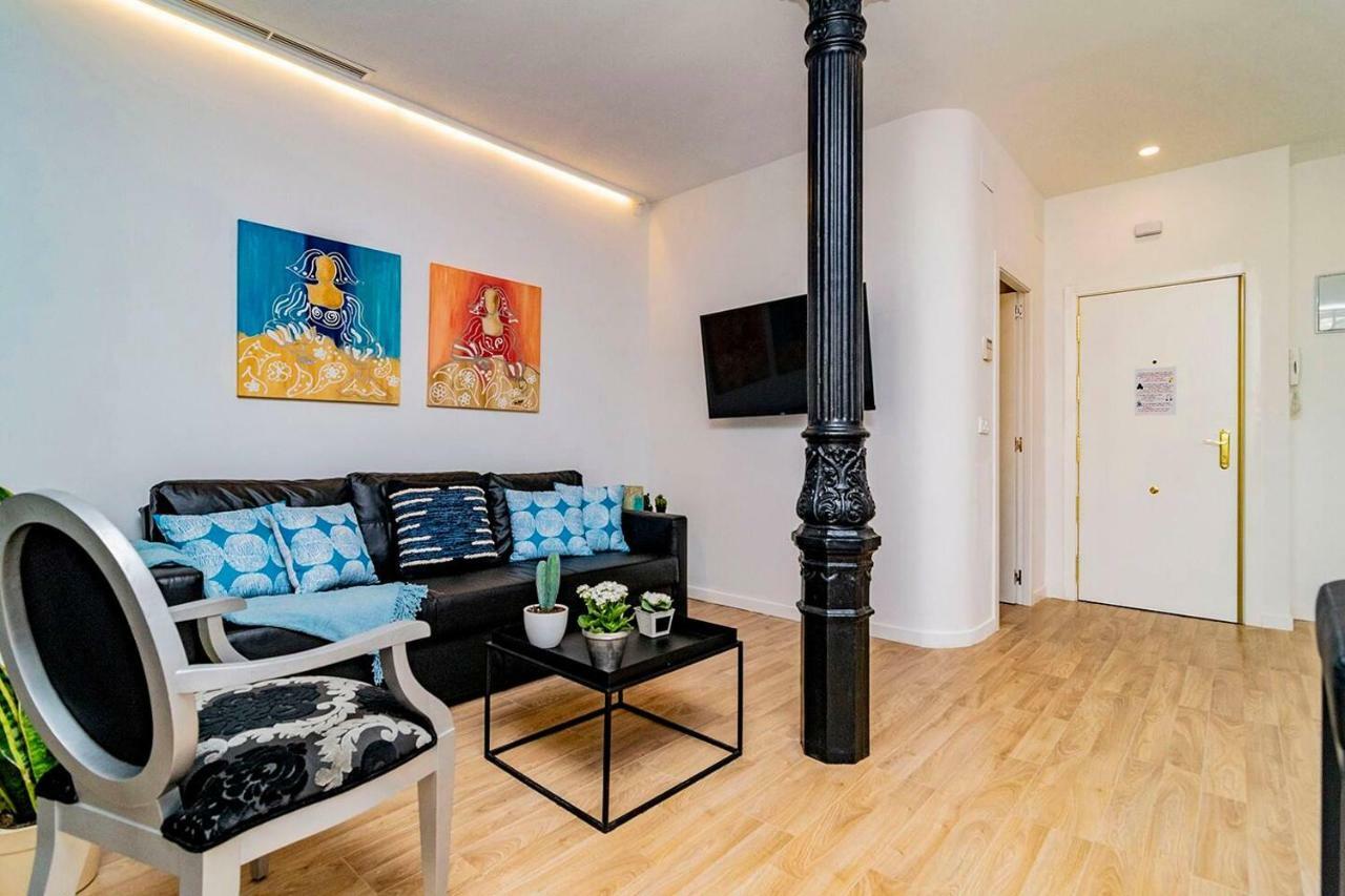 Unbeatable views of Puerta del Sol, Calle Mayor Madrid Exterior foto